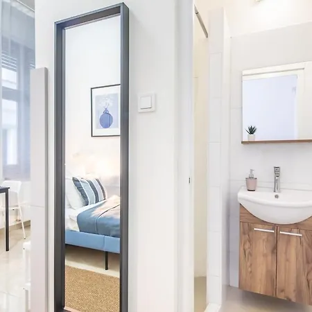 Lejlighed Modern - - Simple Budapest