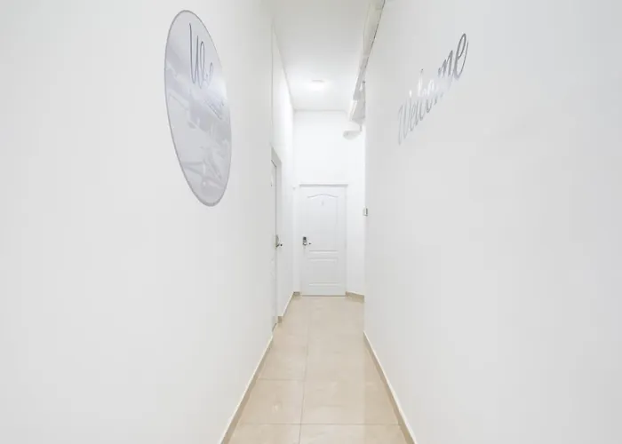 Modern - - Simple * Budapest